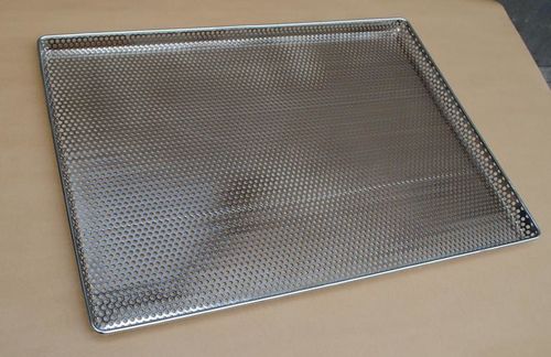 Latest company news about les plateaux de cuisson perforés 5000 par morceaux envoient au Canada