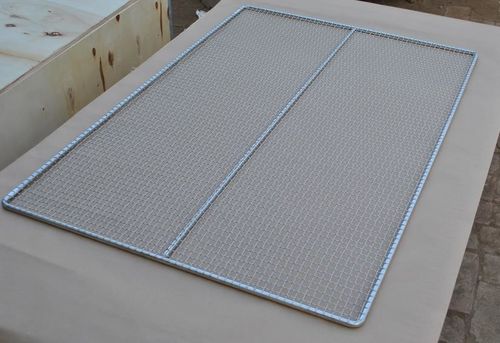 Latest company news about 500 morceaux de grand de BBQ en métal plateau de maille pour la cuisson et le séchage de nourriture