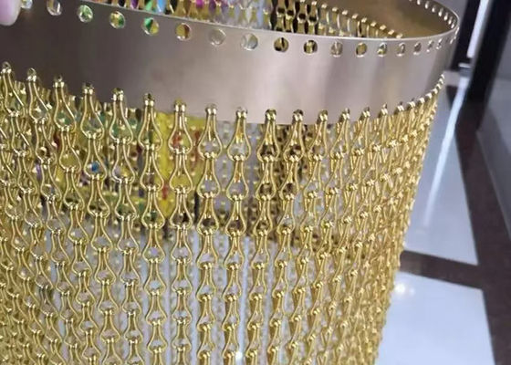 Un bon prix. Plain tissé argent noir or rouge bleu en aluminium chaîne de liaison de treillis métallique clôture décorative 2 mm en ligne