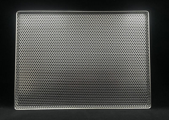Un bon prix. Plateaux en tôle perforée en acier inoxydable de qualité alimentaire 304 316 pour cuisson, séchage et refroidissement en ligne