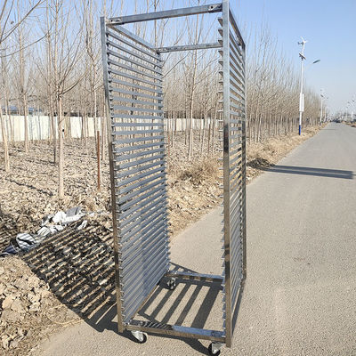 Un bon prix. 300 kg poids de chargement 30 niveaux en acier inoxydable plateau de refroidissement pour gâteaux plateau de séchage de fruits en ligne