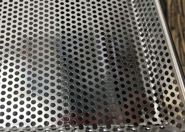 Un bon prix. Metal le plateau perforé 304 de maille de déshydrateur de plateau de cuisson de four de pouce 18x26 en ligne