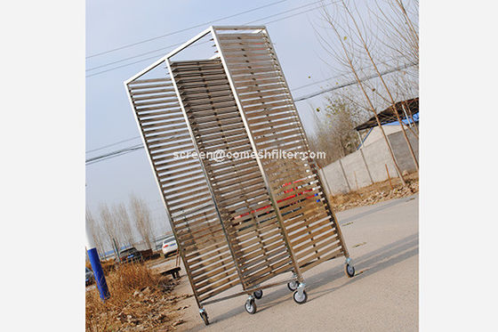 Un bon prix. Ss201 304 1.5mm Tray Rack Trolley With Casters en ligne