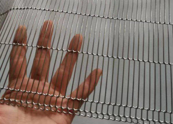 Un bon prix. À plat 304 316 solides solubles câblent Mesh Conveyor Belt Oven Baking tissé en ligne