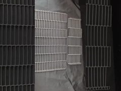 Résistance à la chaleur barres flexibles 304 étalon en acier inoxydable courroie de transport en treillis pour four à pizza