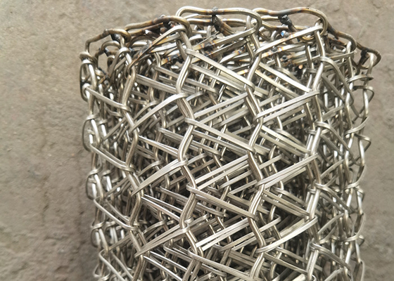 Un bon prix. Bande de conveyeur en spirale de grillage d'équilibre de la résistance thermique 316 solides solubles pour le travail du bois en ligne