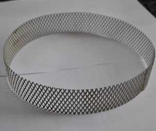Un bon prix. Cercle de maille augmenté par fil de l'acier inoxydable 304 comme filtre, type de maille en métal en ligne
