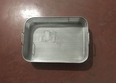 Un bon prix. Casier métallique en métal d'acier inoxydable avec le panier perforé et poli en ligne