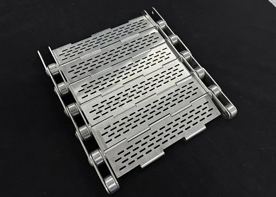 Un bon prix. Ceinture de convoyeur en acier inoxydable perforé à haute résistance en ligne