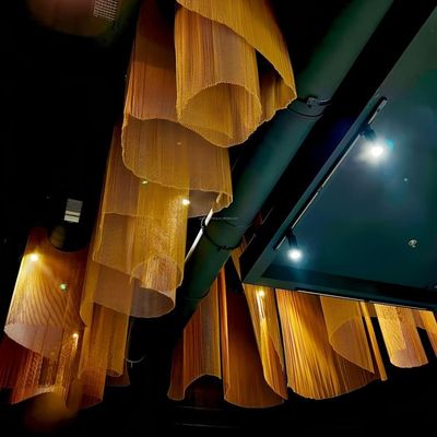 Tissus de draperie en chaîne métallique pour barres