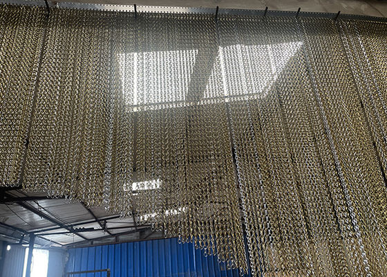 Un bon prix. Rideau de chaîne en métal d'aluminium décoratif suspendu avec accessoires en ligne