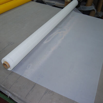 Un bon prix. Toile de sérigraphie en polyester offrant une large gamme de mailles de 20 à 500, permettant un contrôle précis de la filtration et de l'impression en ligne