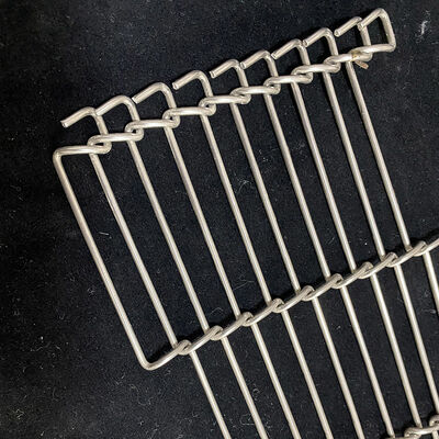 Un bon prix. Machine de revêtement de chocolat en acier inoxydable 316, en forme de Z, échelle de chaîne en treillis métallique plat, four d'enrobage, bande transporteuse à Pizza en ligne