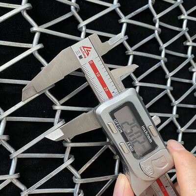 Un bon prix. Bande transporteuse plate de copeaux de bois de grillage de dessiccateur d'acier au carbone galvanisé par métal résistant à la chaleur en ligne