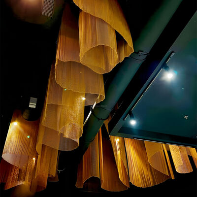 Un bon prix. Rideau de plafond en aluminium, couleur différente, chaîne de courrier, filet en treillis métallique, rideau décoratif en maille à maillons de chaîne en ligne