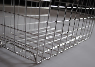 Un bon prix. Métal empilable de catégorie comestible de casiers métalliques de désinfection de tamis de grillage en ligne